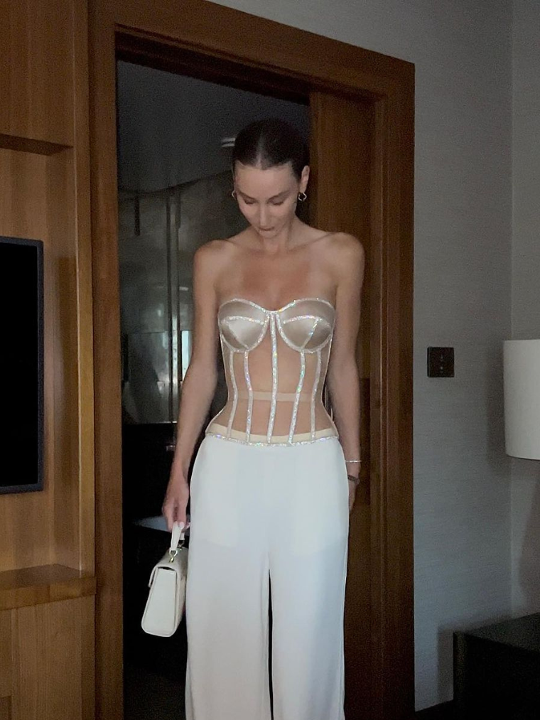 Secret form bra with rhinestones beige 3
