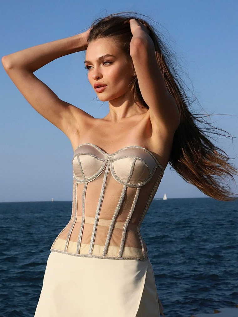 Secret form bra with rhinestones 17